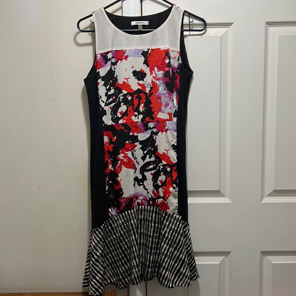 Colorblock DKNY midi dress. Size 4